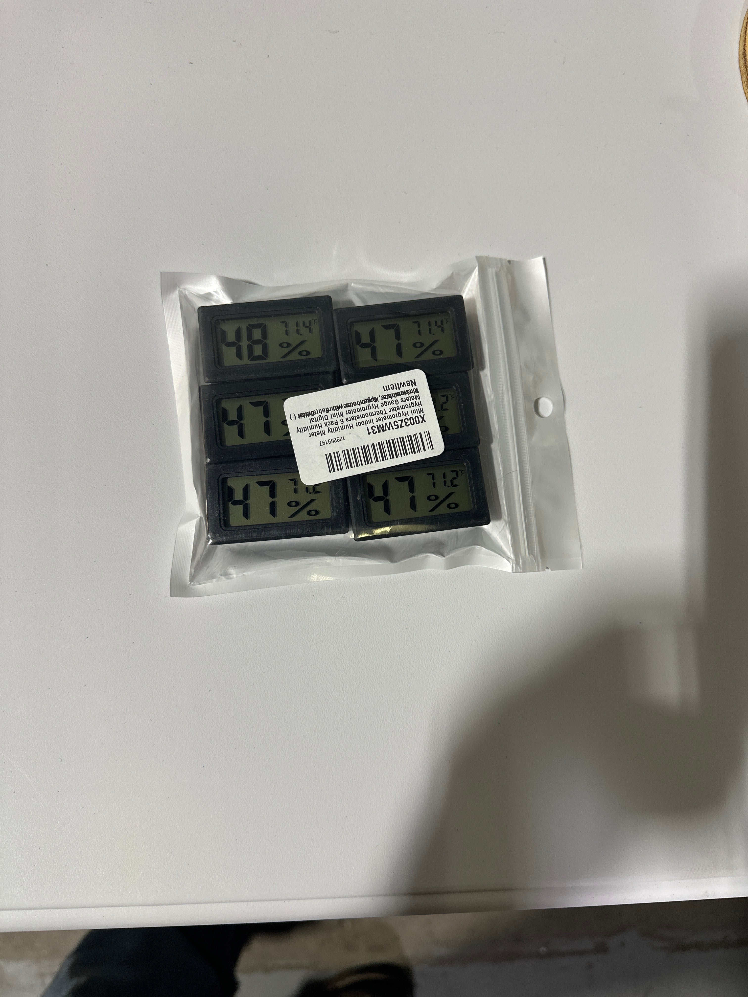 Mini hygrometer indoor humidity meter