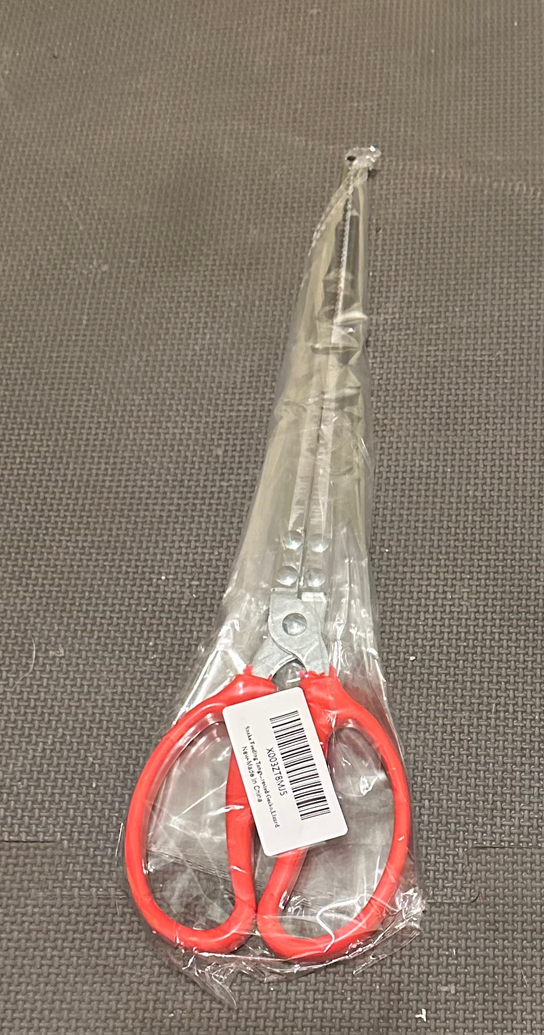 Large reptile feeding tongs